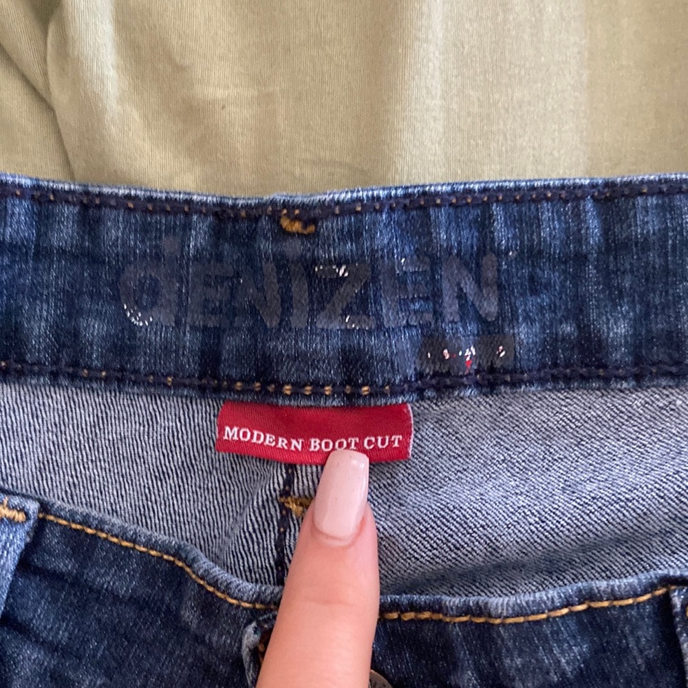 Denizen from Levi’s modern boot cut blue jeans, size 14M, 32 x 32